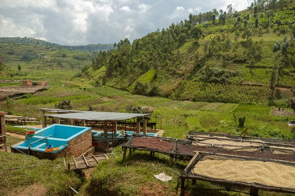 Quelles initiatives peut-on mettre en place pour promouvoir le recyclage des textiles dans les communautés locales ?